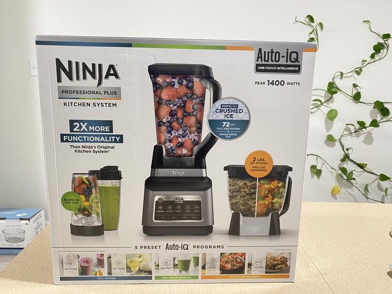 Originalverpacktes Ninja Kitchen System, Karton unversehrt auf der Anrichte